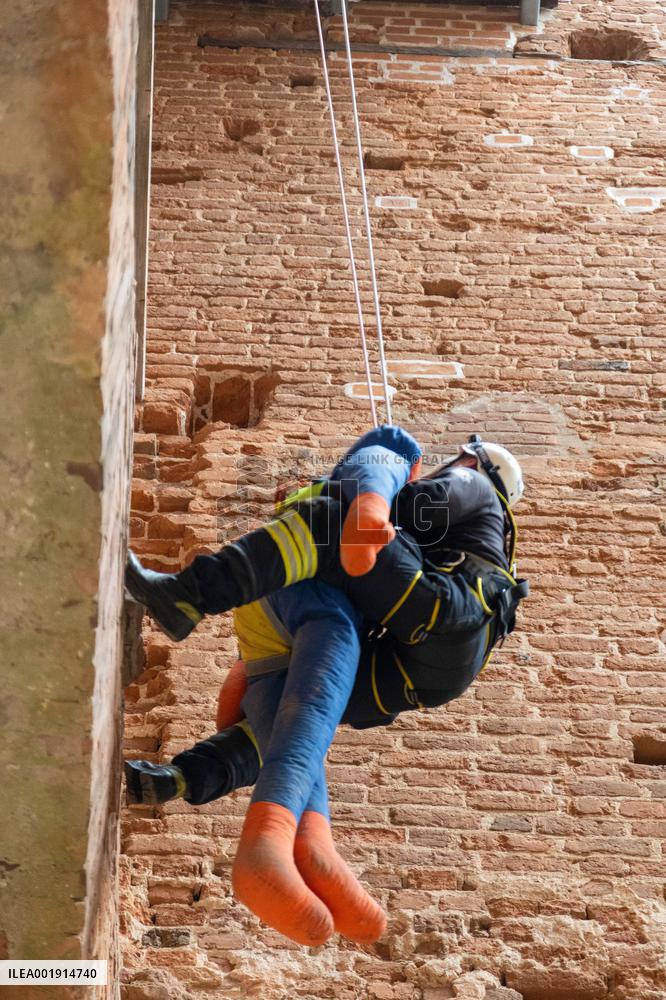 Joint exercise of police, ambulance and rescue workers