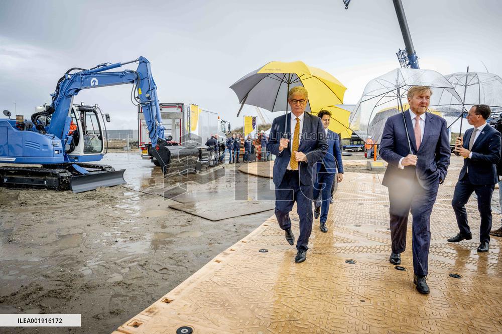 King Willem-Alexander At National Hydrogen Network Constuction Start - Rotterdam