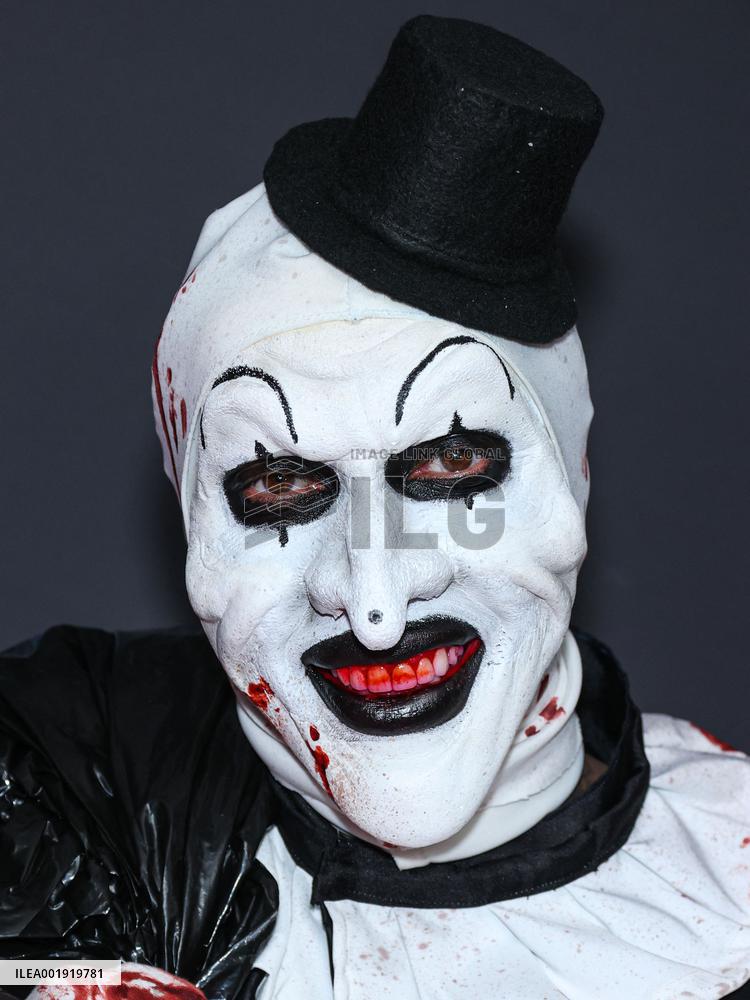 Darren Dzienciol Pop Icons Halloween Party - LA