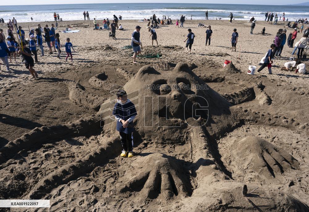 U.S.-SAN FRANCISCO-SANDCASTLE-COMPETITION