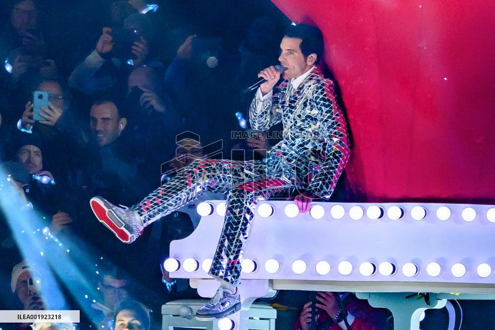 RWC - Mika Performs At New Zealand v South Africa Final