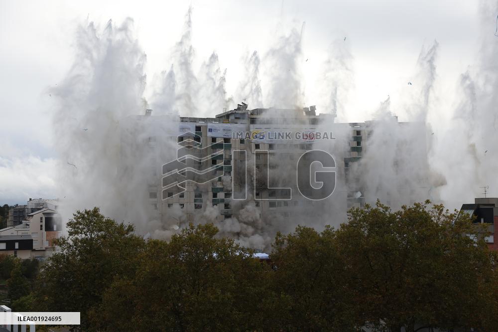The Emblematic T17 Tour Of Orleans Has Been Demolished