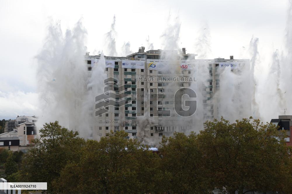 The Emblematic T17 Tour Of Orleans Has Been Demolished