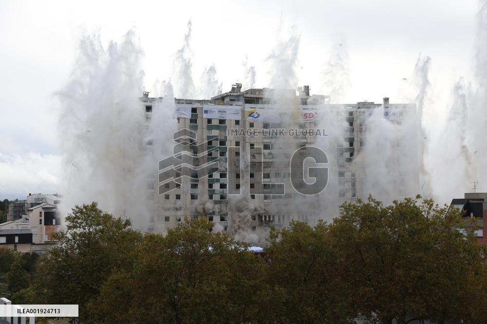 The Emblematic T17 Tour Of Orleans Has Been Demolished