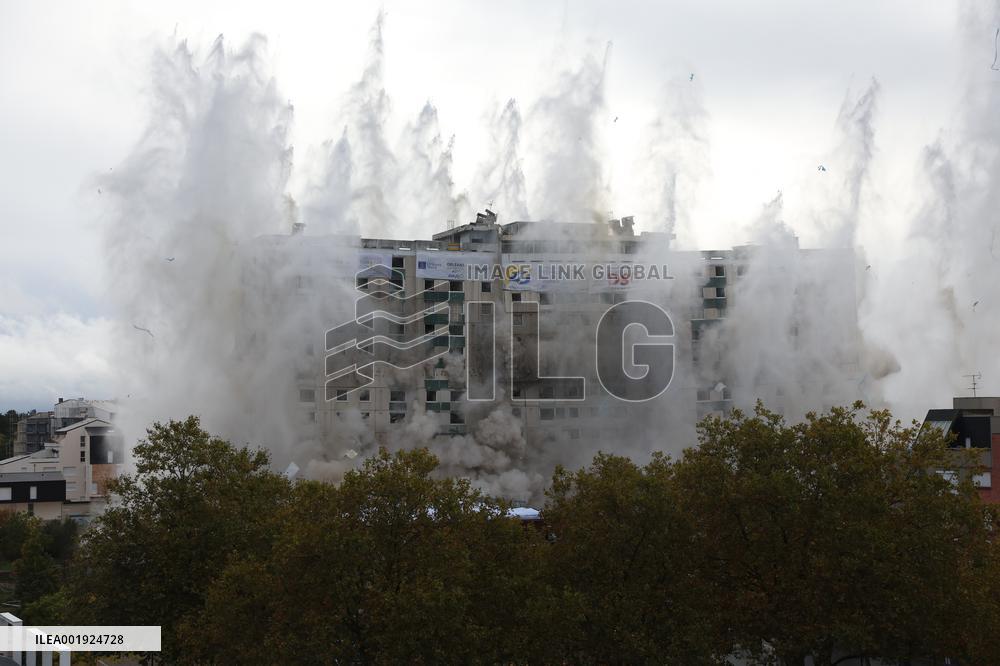 The Emblematic T17 Tour Of Orleans Has Been Demolished