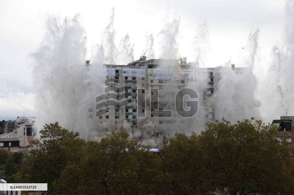 The Emblematic T17 Tour Of Orleans Has Been Demolished