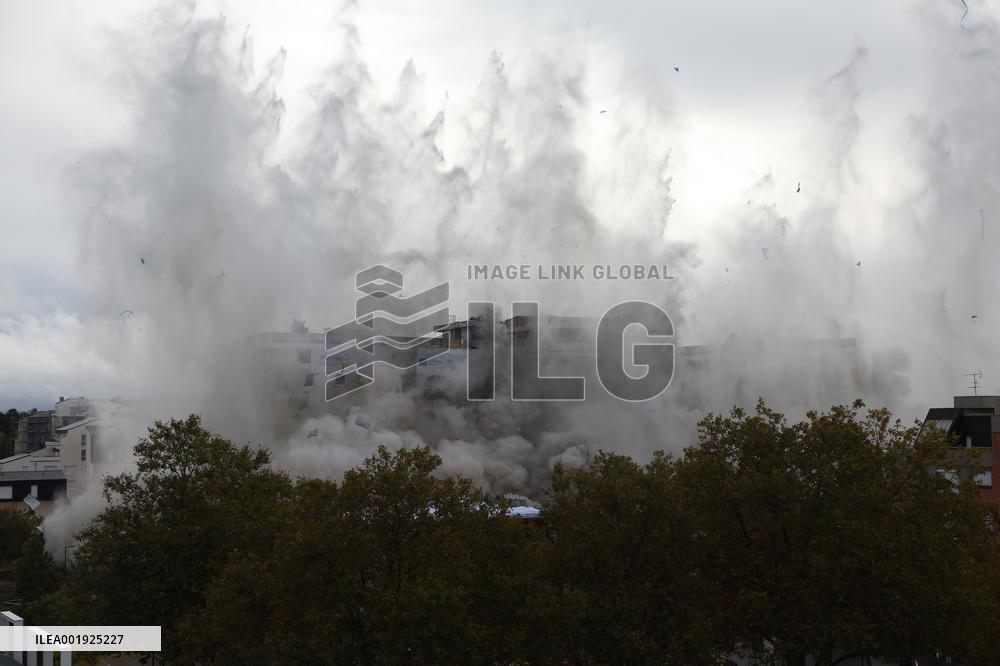 The Emblematic T17 Tour Of Orleans Has Been Demolished