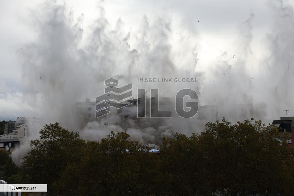 The Emblematic T17 Tour Of Orleans Has Been Demolished