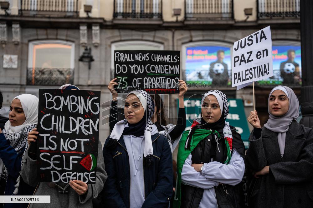 Demonstration In Support Of Palestine - Madrid