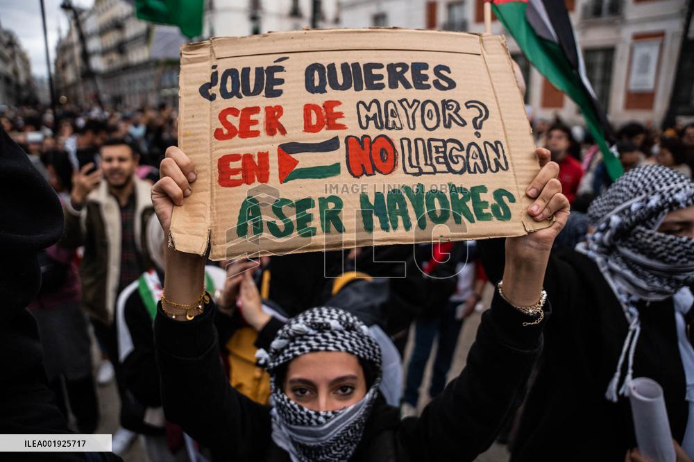 Demonstration In Support Of Palestine - Madrid