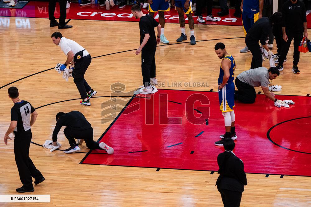 (SP)U.S.-HUSTON-BASKETBALL-NBA-ROCKETS VS WARRIORS