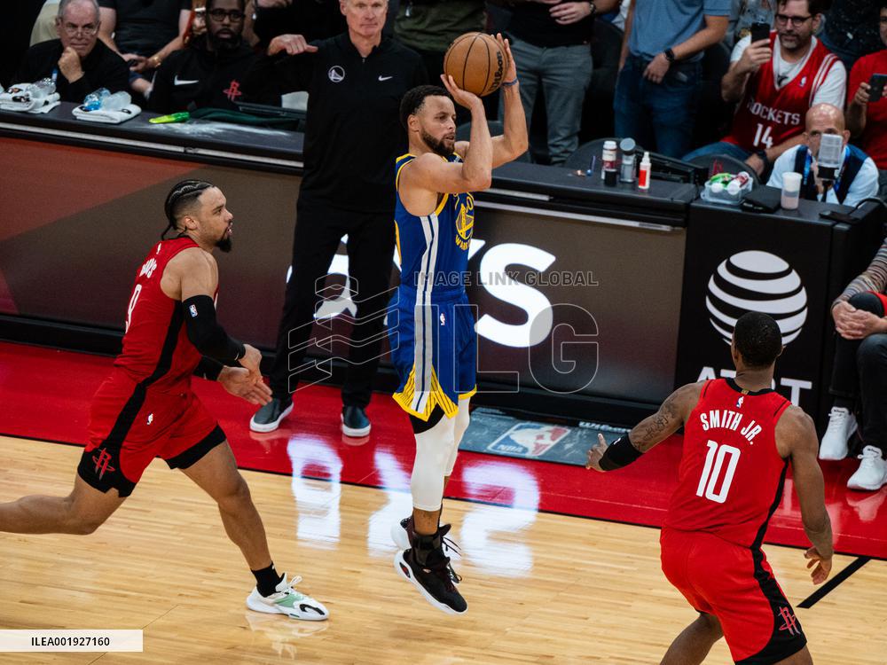 (SP)U.S.-HUSTON-BASKETBALL-NBA-ROCKETS VS WARRIORS