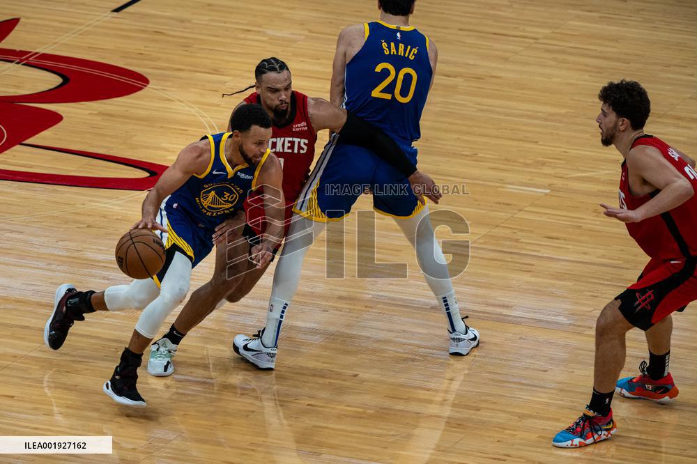 (SP)U.S.-HUSTON-BASKETBALL-NBA-ROCKETS VS WARRIORS