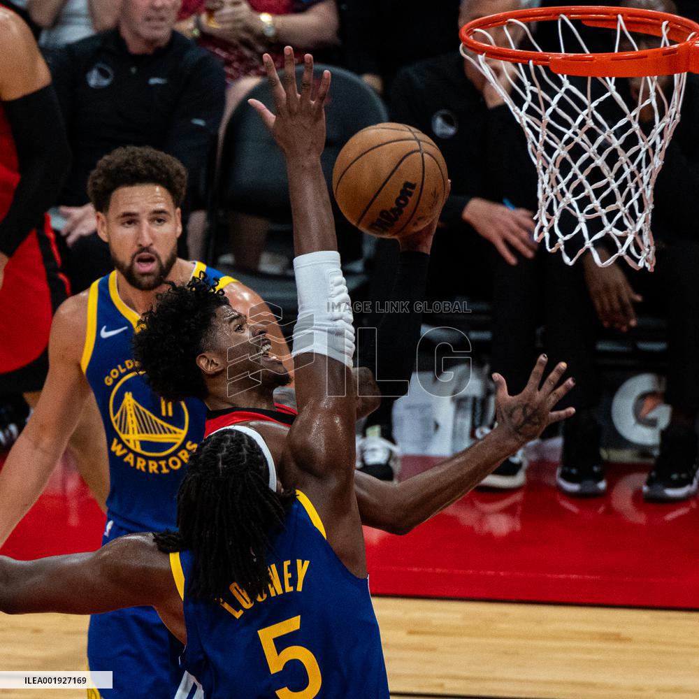 (SP)U.S.-HUSTON-BASKETBALL-NBA-ROCKETS VS WARRIORS