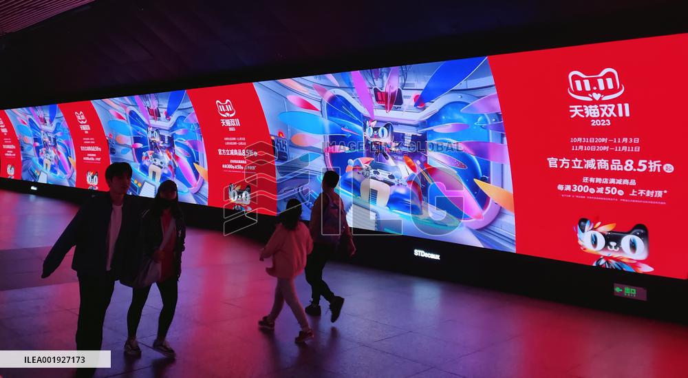 Double 11 Shopping Carnival Popular in China