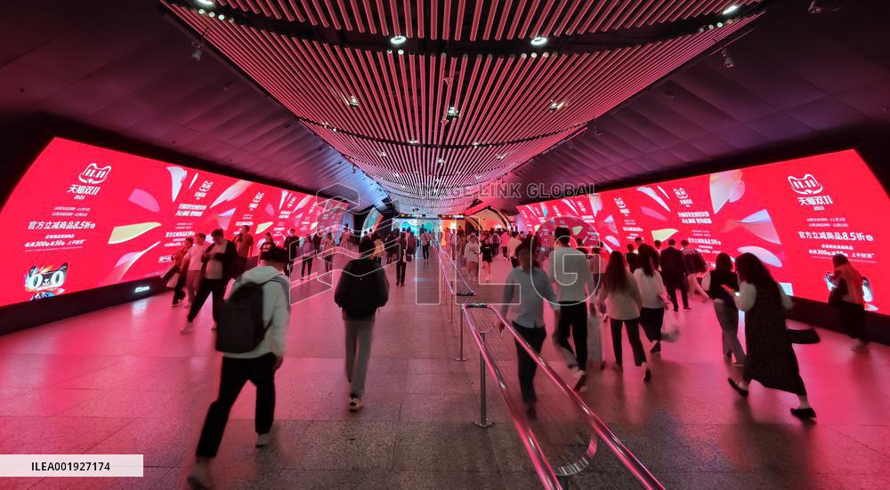 Double 11 Shopping Carnival Popular in China