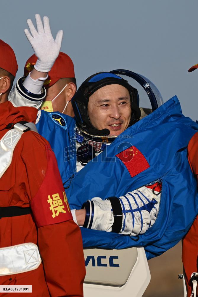 (EyesonSci) CHINA-SHENZHOU-16-RETURN (CN)