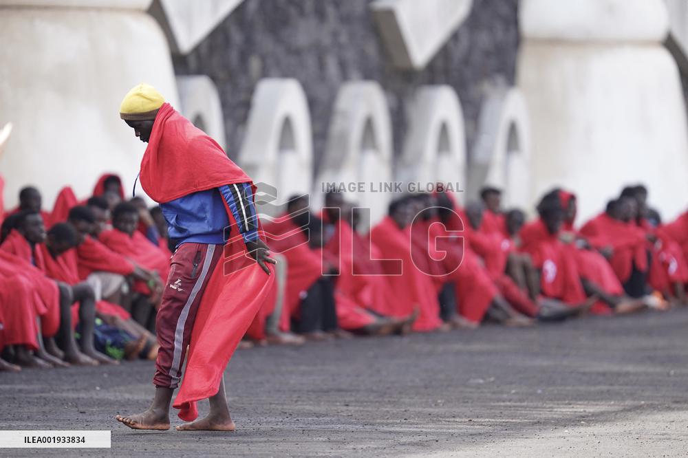 More than 170 migrants arrives at the Port of La Restinga - Spain