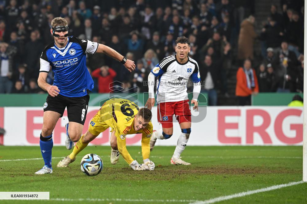 (SP)GERMANY-BIELEFELD-FOOTBALL-GERMAN CUP-ARMINIA BIELEFELD VS HAMBURGER SV