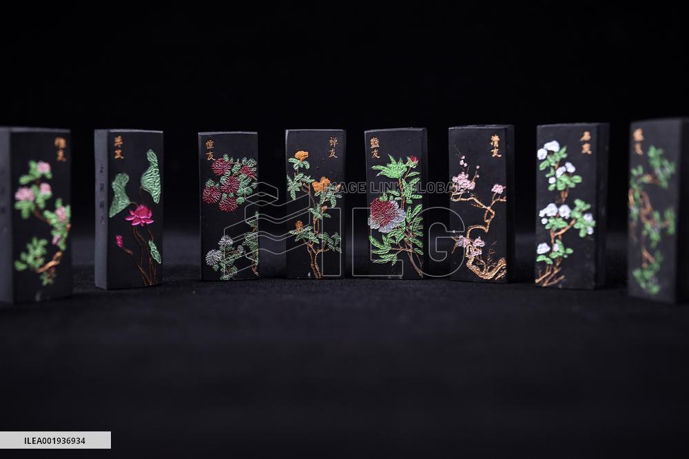 (MASTER OF CRAFTS) CHINA-ANHUI-SHEXIAN COUNTY-HUIZHOU INK-INHERITOR (CN)