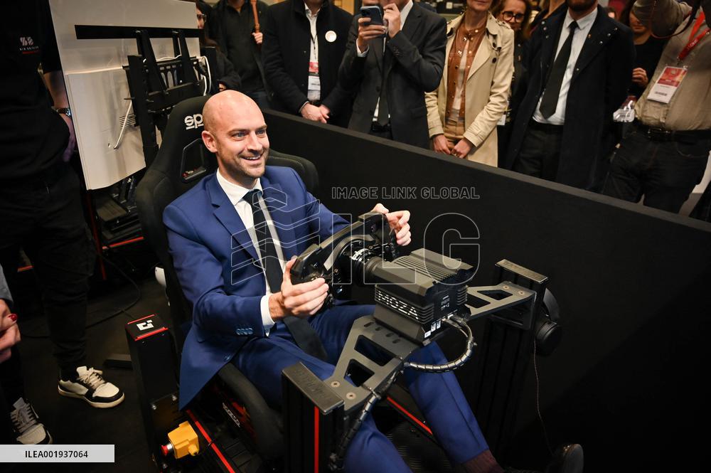 Amelie Oudea-Castera And Jean-Noel Barrot Visit The Paris Games Week - Paris