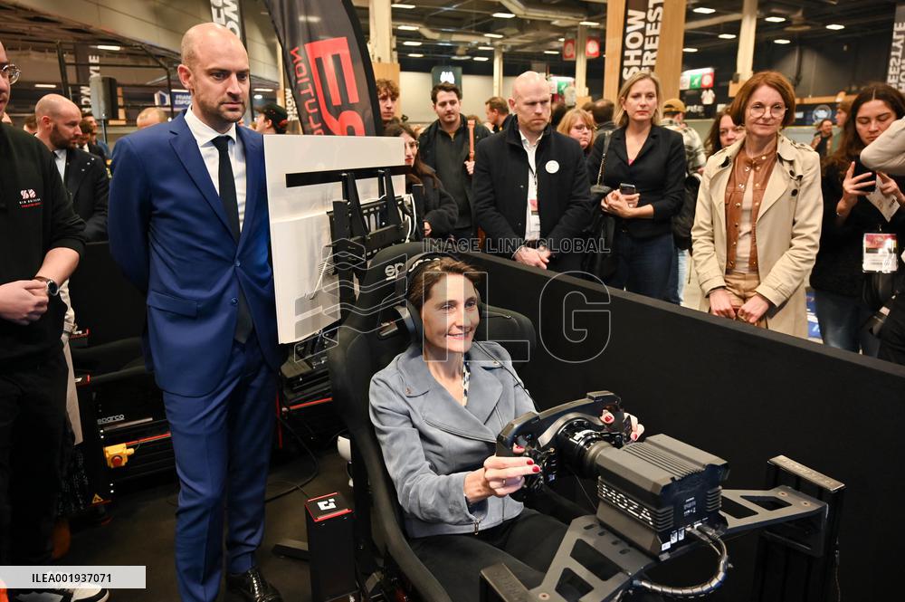 Amelie Oudea-Castera And Jean-Noel Barrot Visit The Paris Games Week - Paris