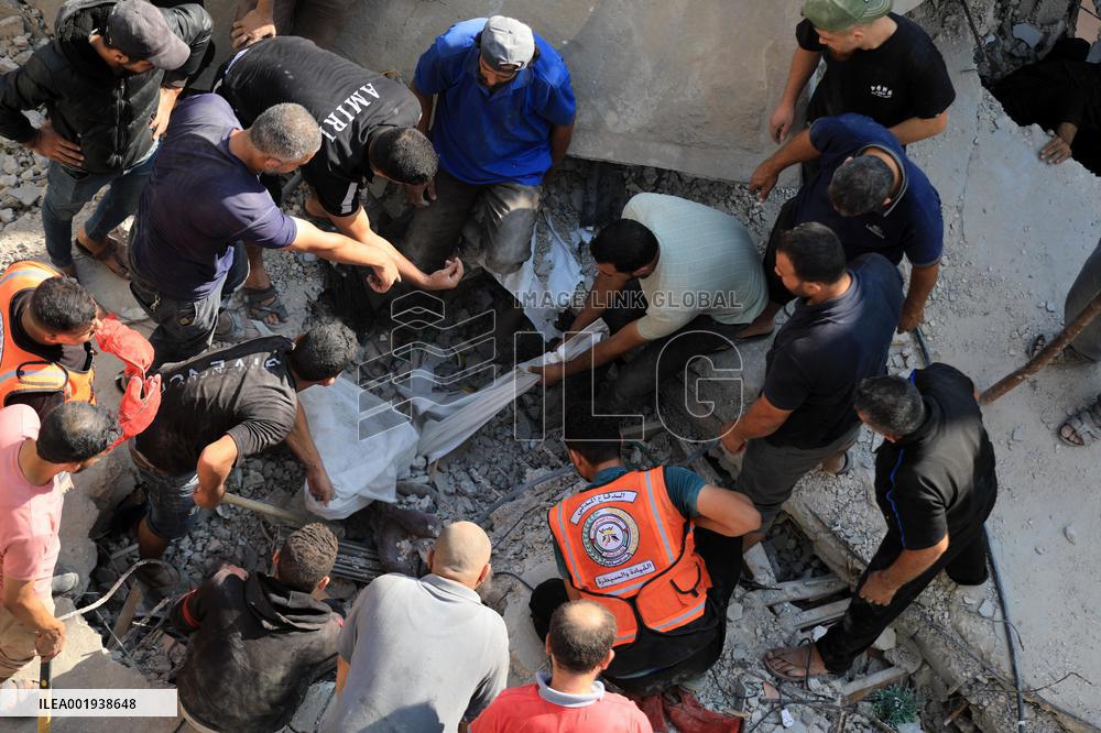 MIDEAST-GAZA-KHAN YOUNIS-ISRAEL-AIRSTRIKES-AFTERMATH