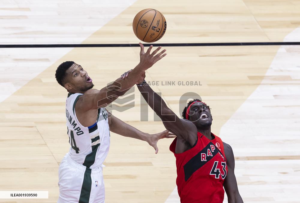 (SP)CANADA-TORONTO-BASKETBALL-NBA-BUCKS VS RAPTORS