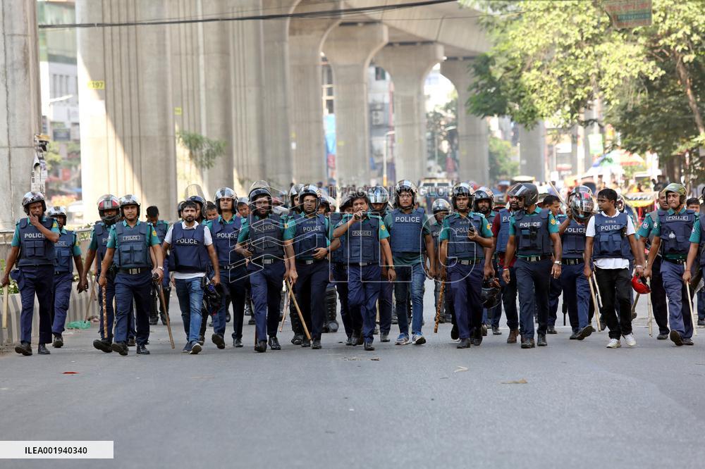 Clashes Between Workers And Police - Dhaka