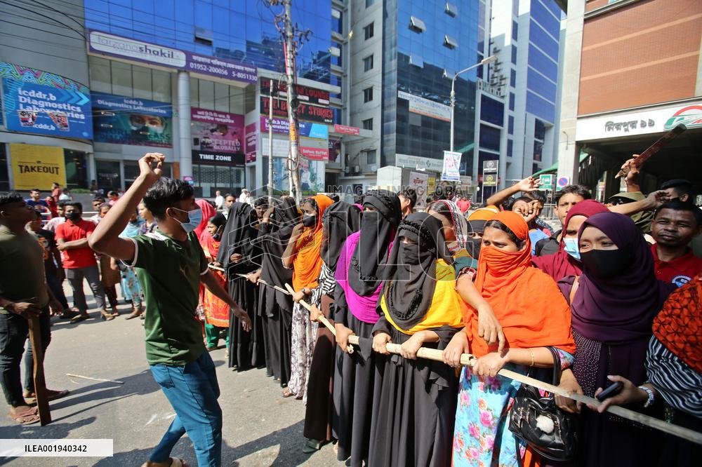 Clashes Between Workers And Police - Dhaka