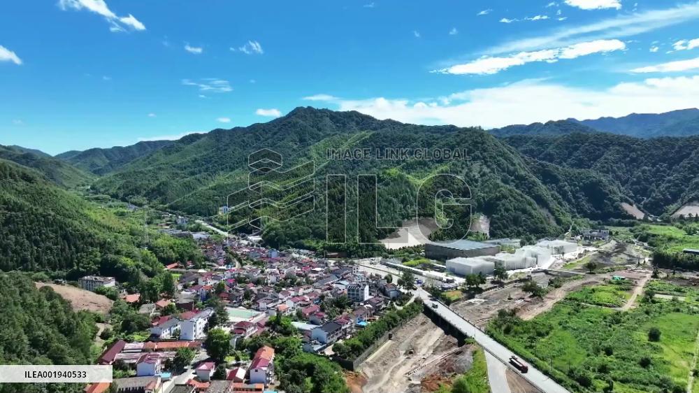 A glimpse of traditional papermaking in east China