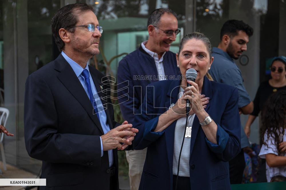President Herzog Visits Evacuees In Jerusalem