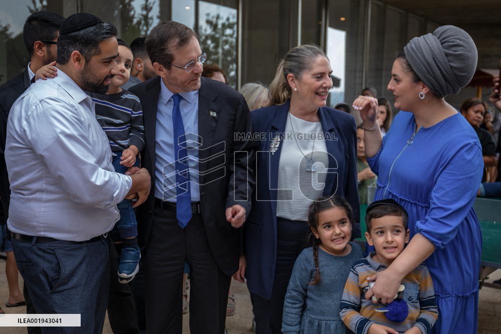 President Herzog Visits Evacuees In Jerusalem