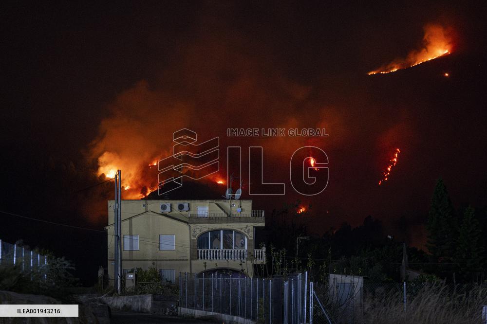 Forest Fire Forces Towns And Villages Evacuations - Spain