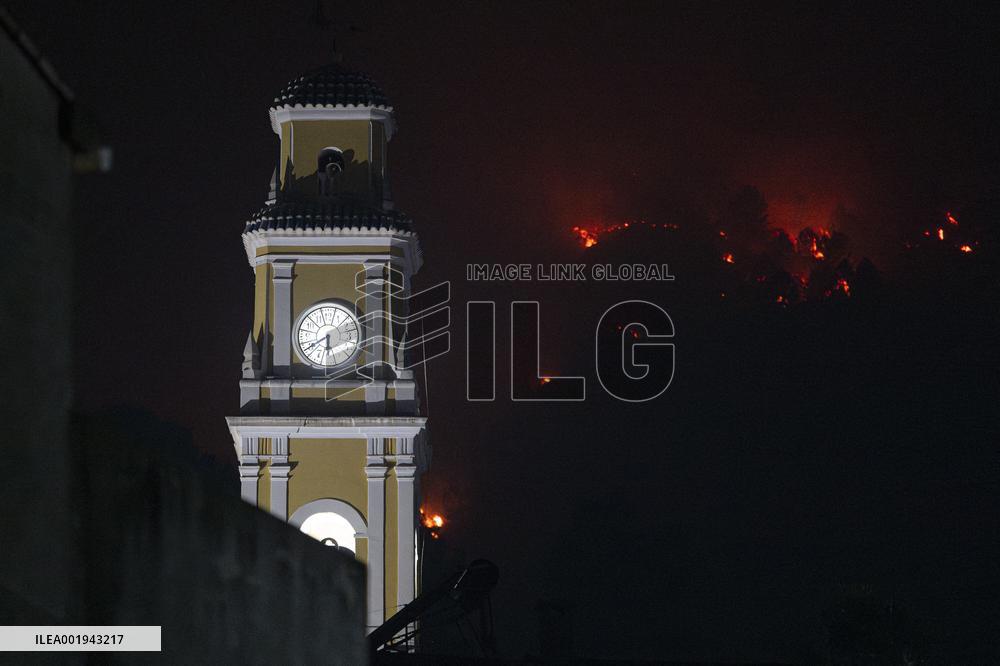 Forest Fire Forces Towns And Villages Evacuations - Spain