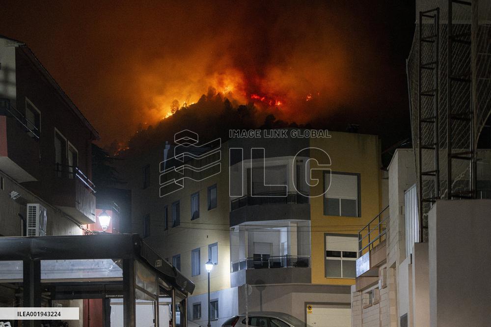 Forest Fire Forces Towns And Villages Evacuations - Spain