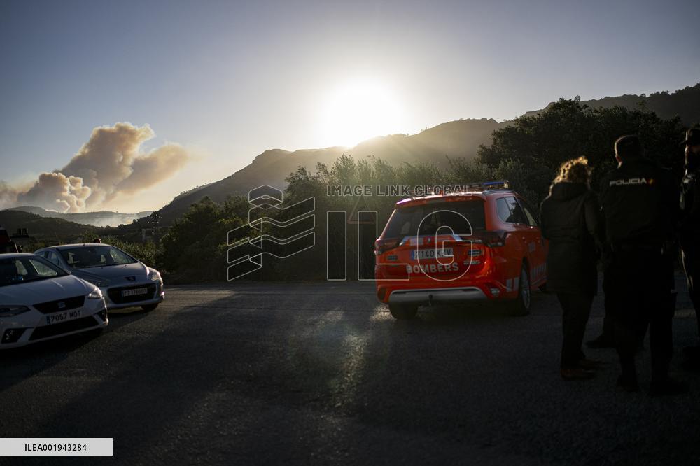 Forest Fire Forces Towns And Villages Evacuations - Spain