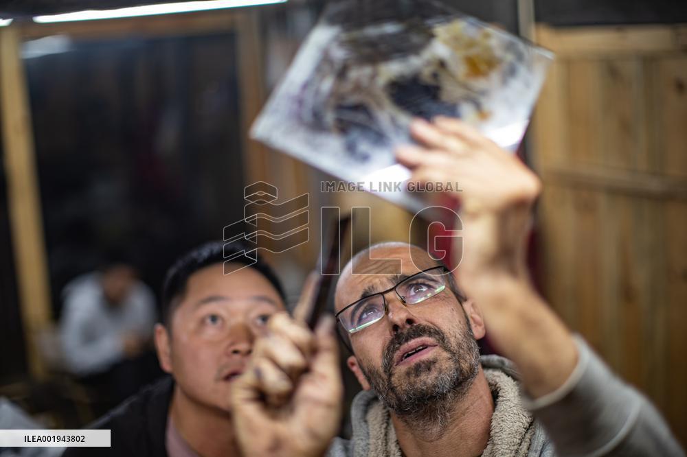 CHINA-CHONGQING-FRENCH LACQUER ARTIST (CN)