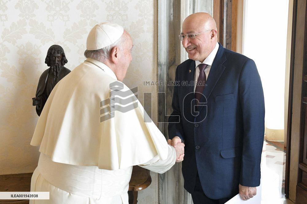 Pope Francis In Private Audience - Vatican