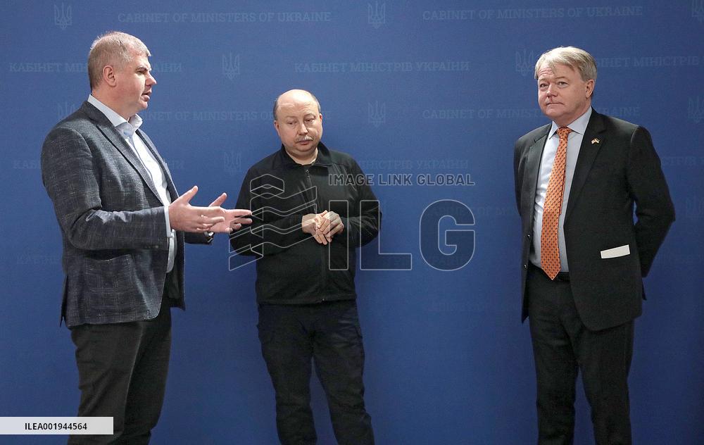 Meeting on cooperation between Secretariat of Ukrainian government and USAID in Kyiv