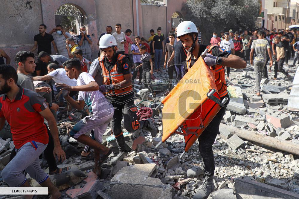 MIDEAST-GAZA-KHAN YOUNIS-ISRAEL-AIRSTRIKES