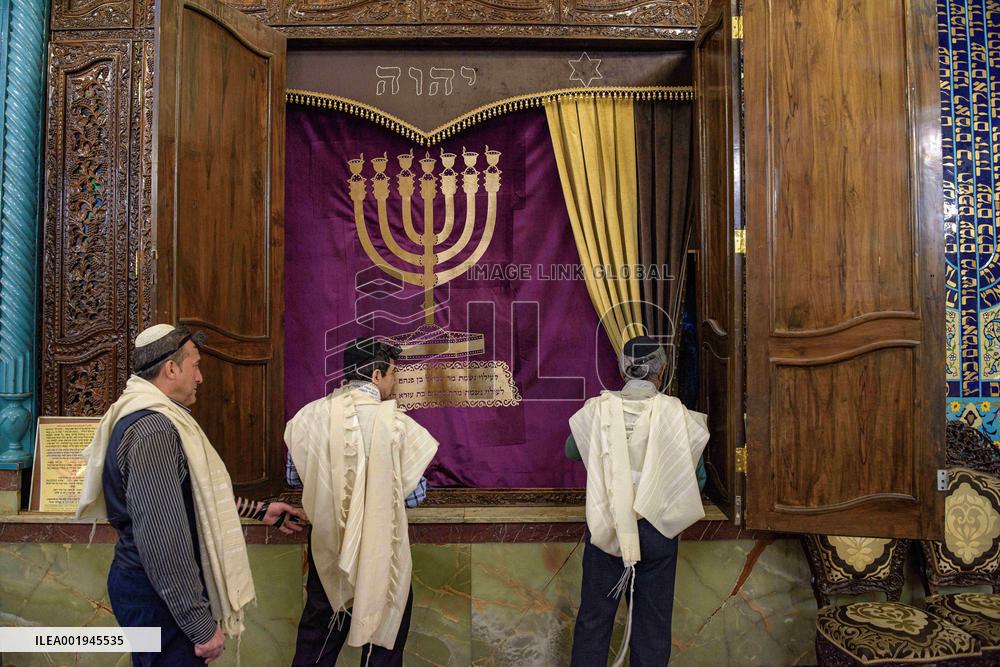 Iranian Jews Told To Break Contact With Israeli Relatives - Tehran