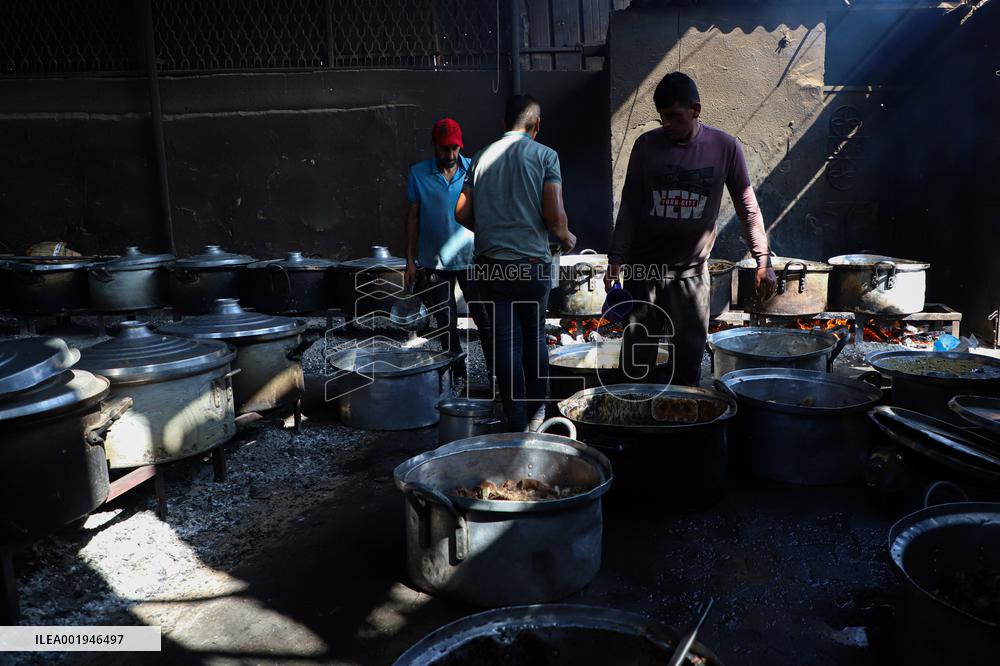 MIDEAST-GAZA-RAFAH-FUEL SHORTAGE