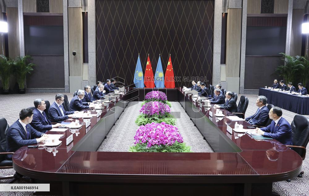 CHINA-SHANGHAI-LI QIANG-KAZAKHSTAN-PM-MEETING (CN)
