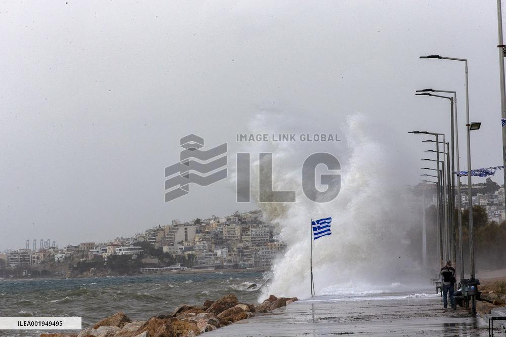 GREECE-ATHENS-SEA WAVES
