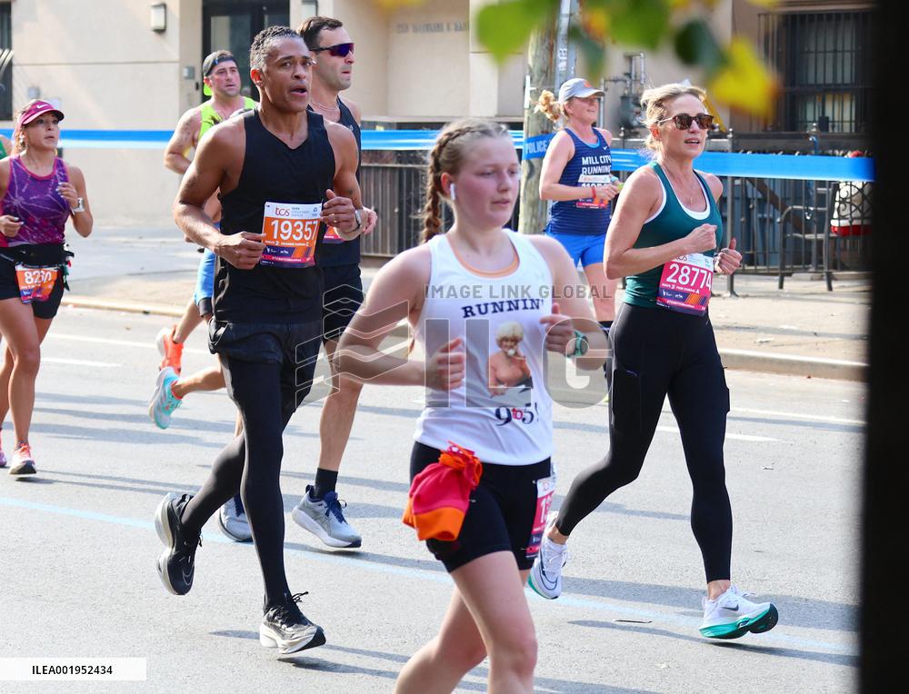 Amy Robach and TJ Holmes running the New York Marathon 2023