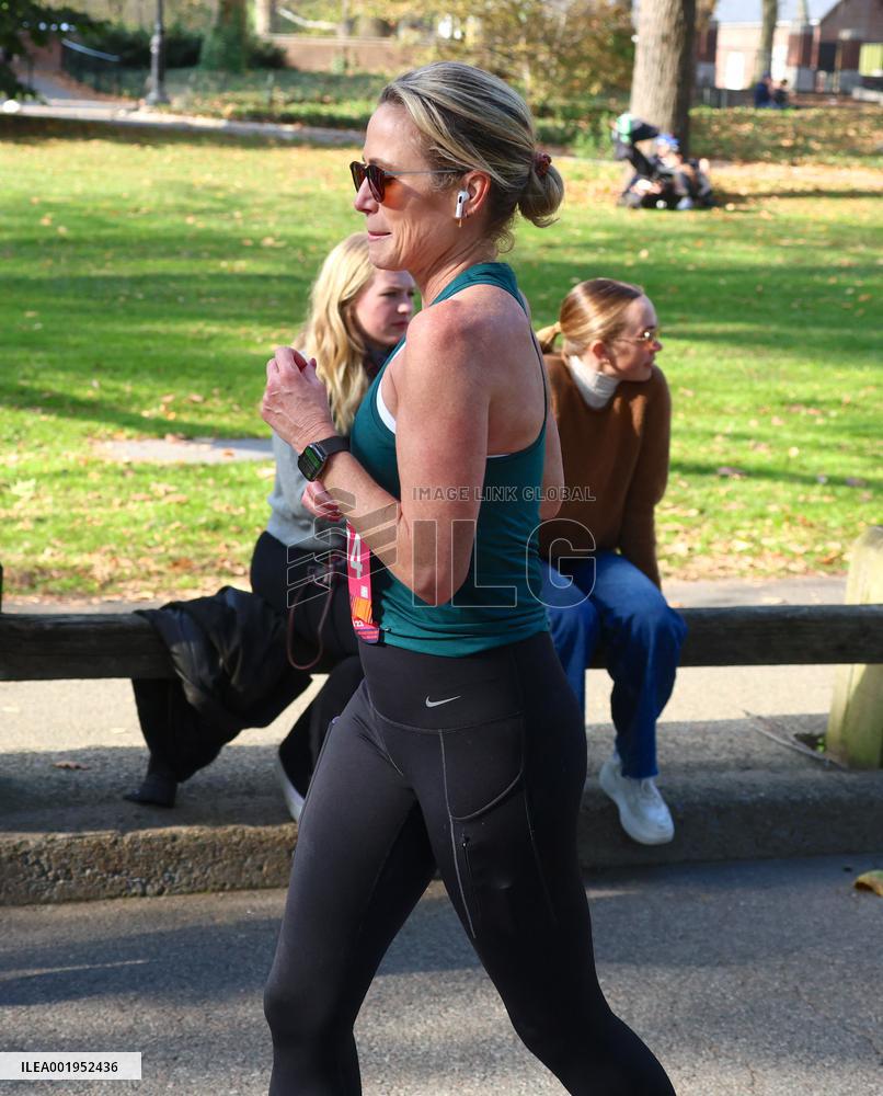 Amy Robach and TJ Holmes running the New York Marathon 2023