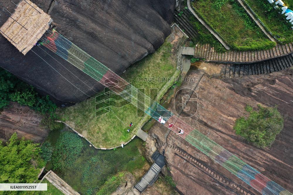 Visitors Enjoy Outdoor Activities in Zixing