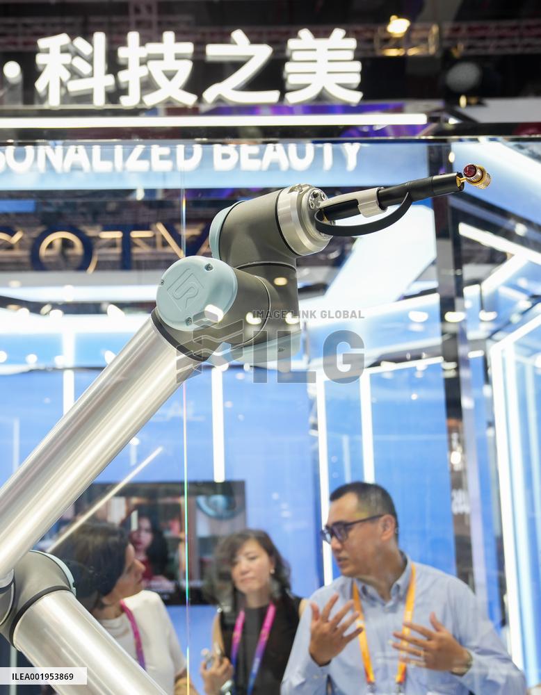 (CIIE)CHINA-SHANGHAI-CIIE-PRODUCTS-DEBUTS
