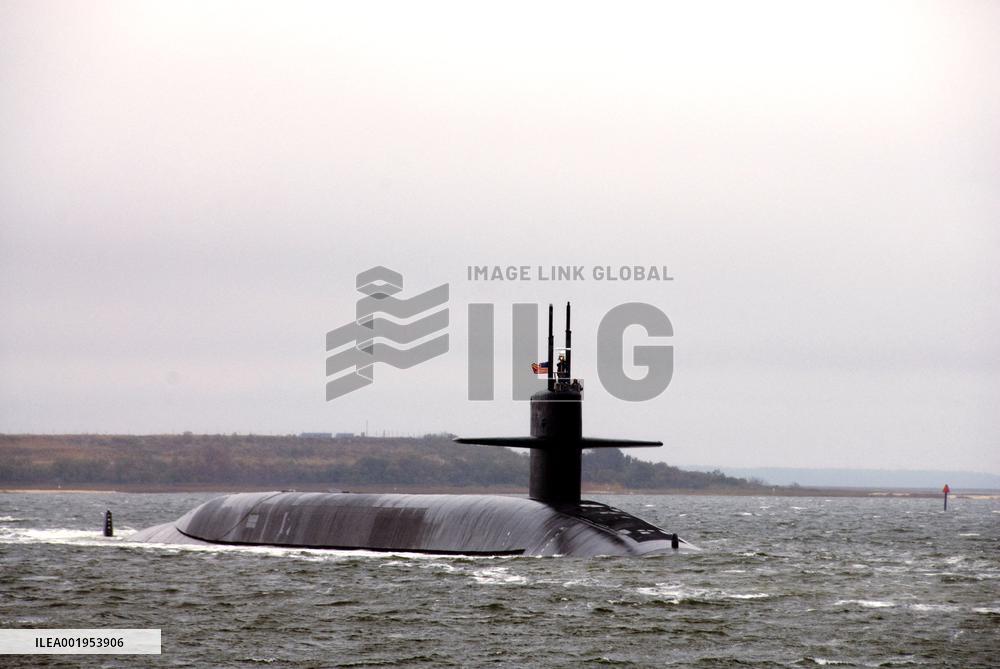 US Says Guided Missile Sub Has Arrived In Middle East